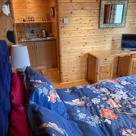 Exclusive 2 Bedroom Apartment With Summer House And Hot Tub Daventry Eksteriør bilde