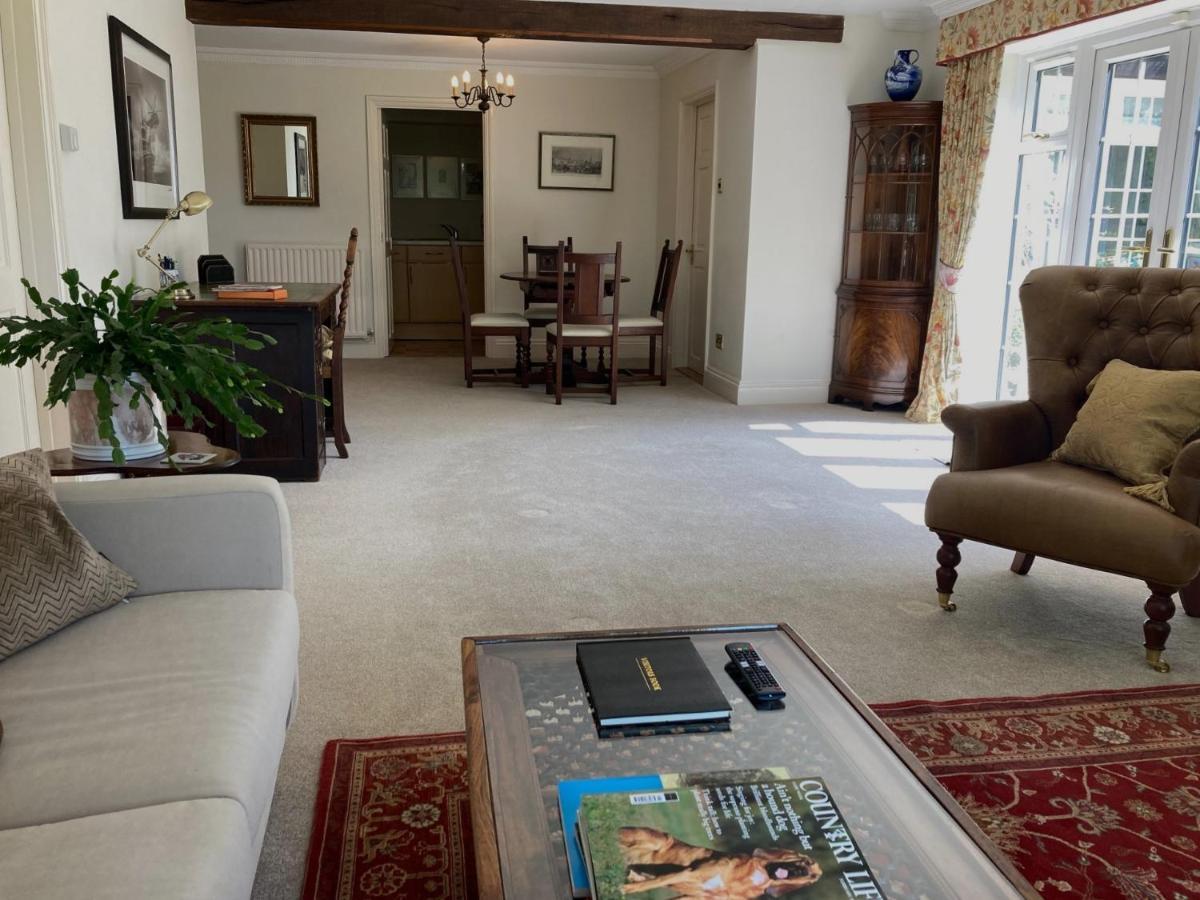 Exclusive 2 Bedroom Apartment With Summer House And Hot Tub Daventry Eksteriør bilde