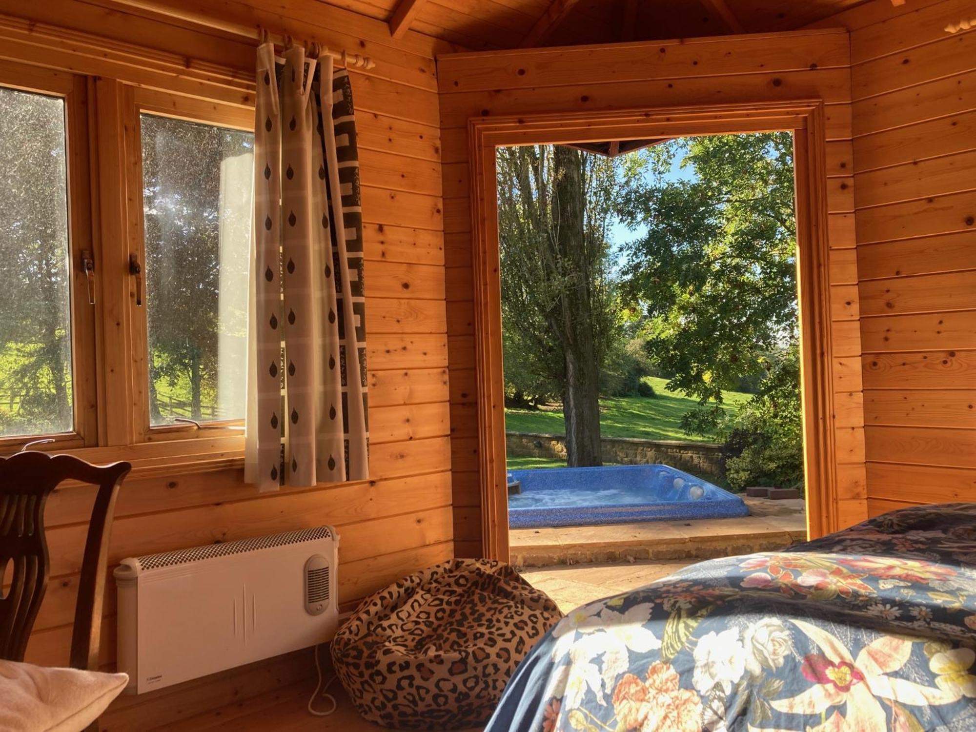Exclusive 2 Bedroom Apartment With Summer House And Hot Tub Daventry Eksteriør bilde